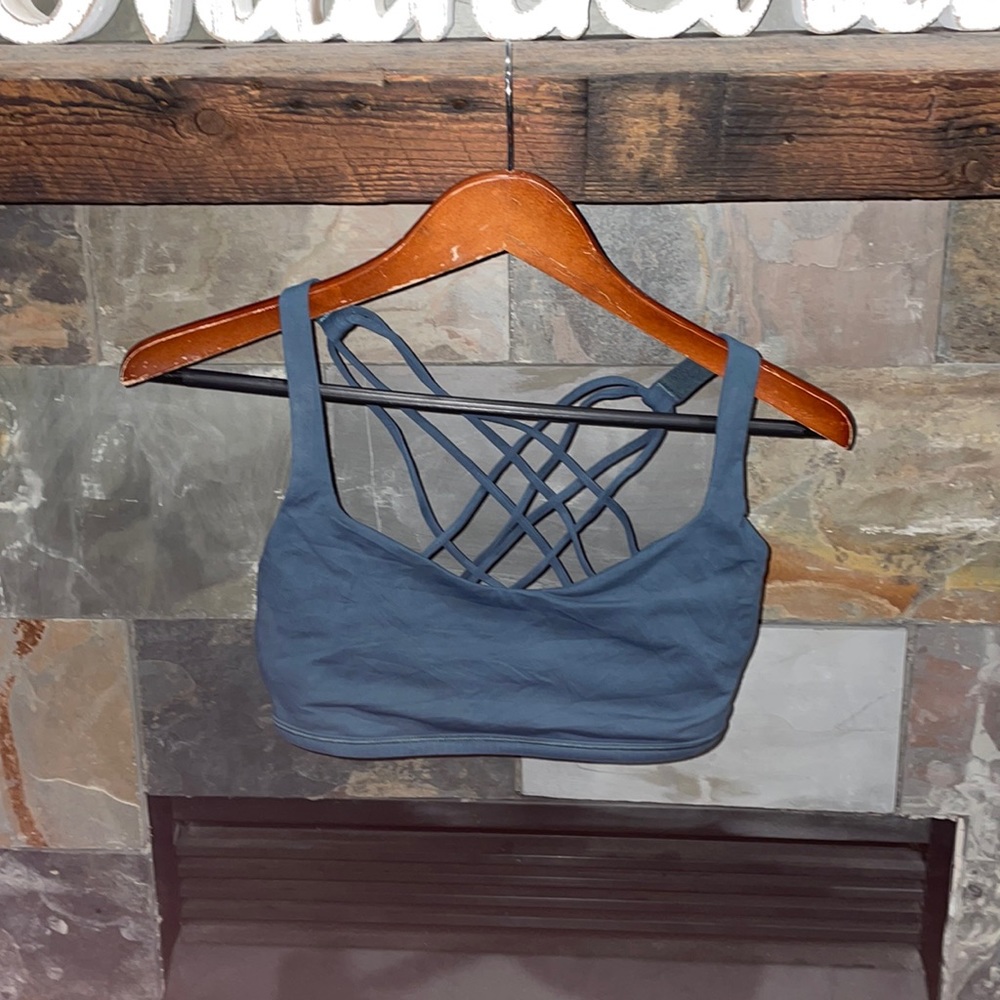 0822 Lululemon Free to Be Bra size 10